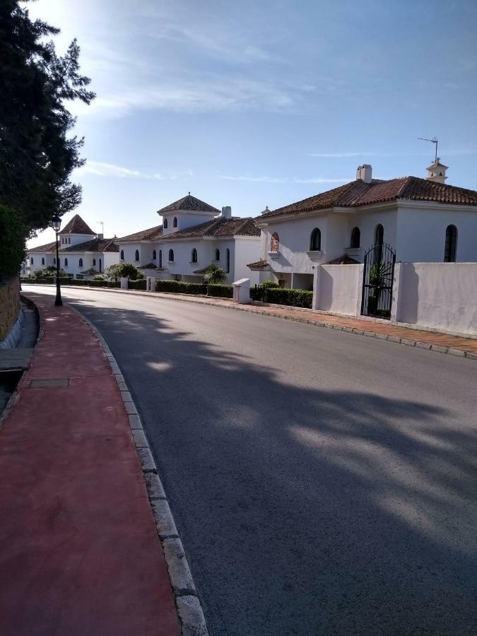 Duquesa Suites. Manilva Сан Луис де Сабинияс Екстериор снимка